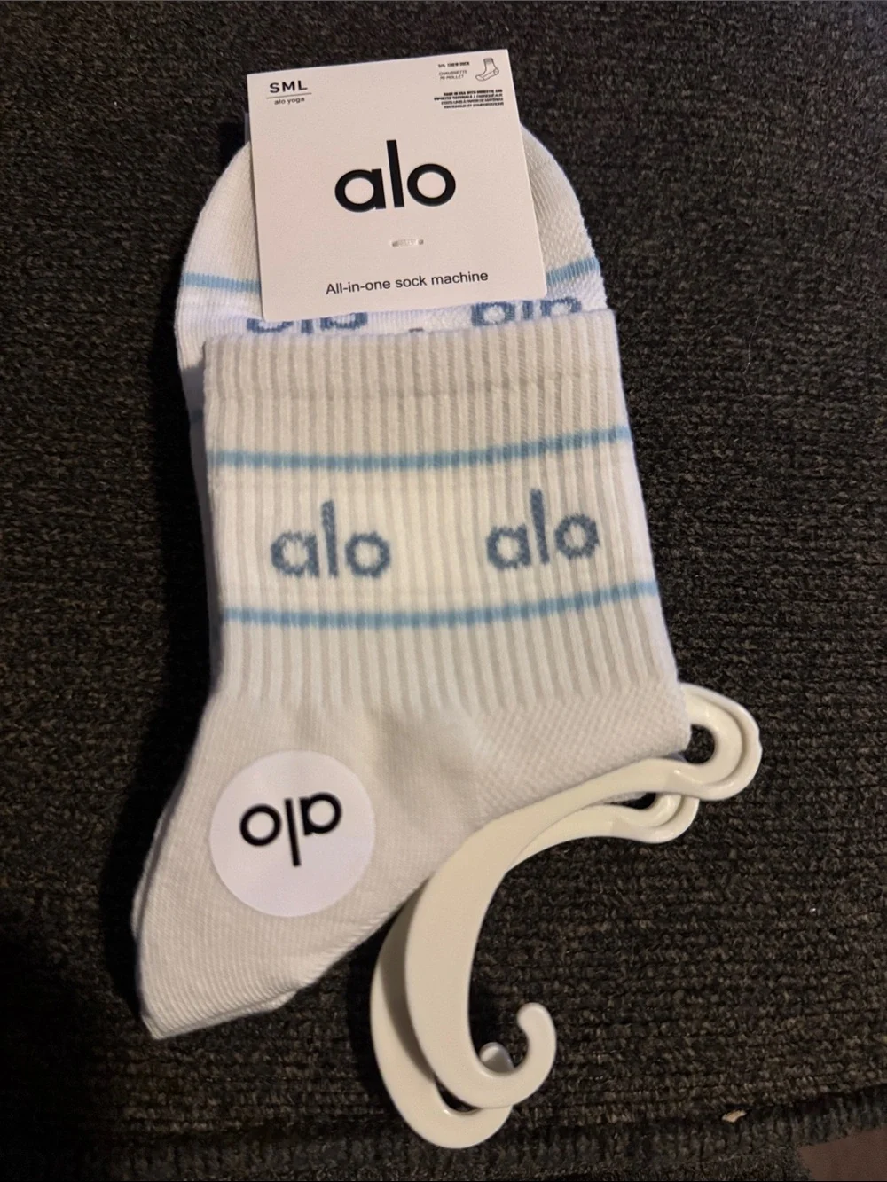 ALO Yoga Womens NWT White Socks with Light Blue Logo - 5-Pack